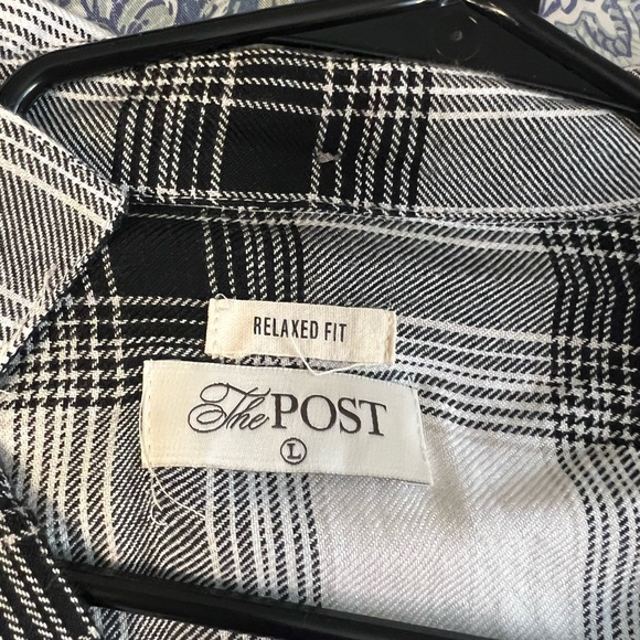 The post by Hollie and Sarah beautiful shirt size large - Picture 2 of 2